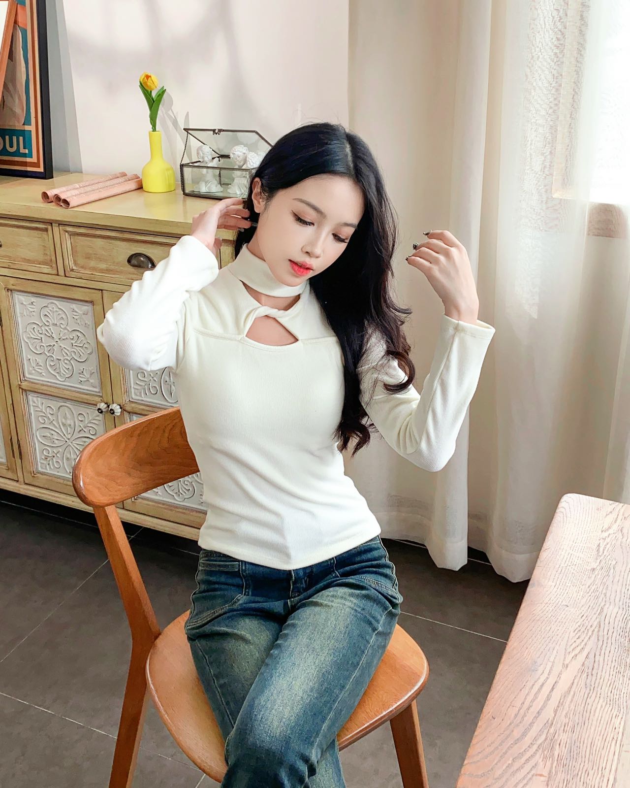 Autumn and winter Korean style hollow knitted design with temperament and slim fit knitted base layer for women