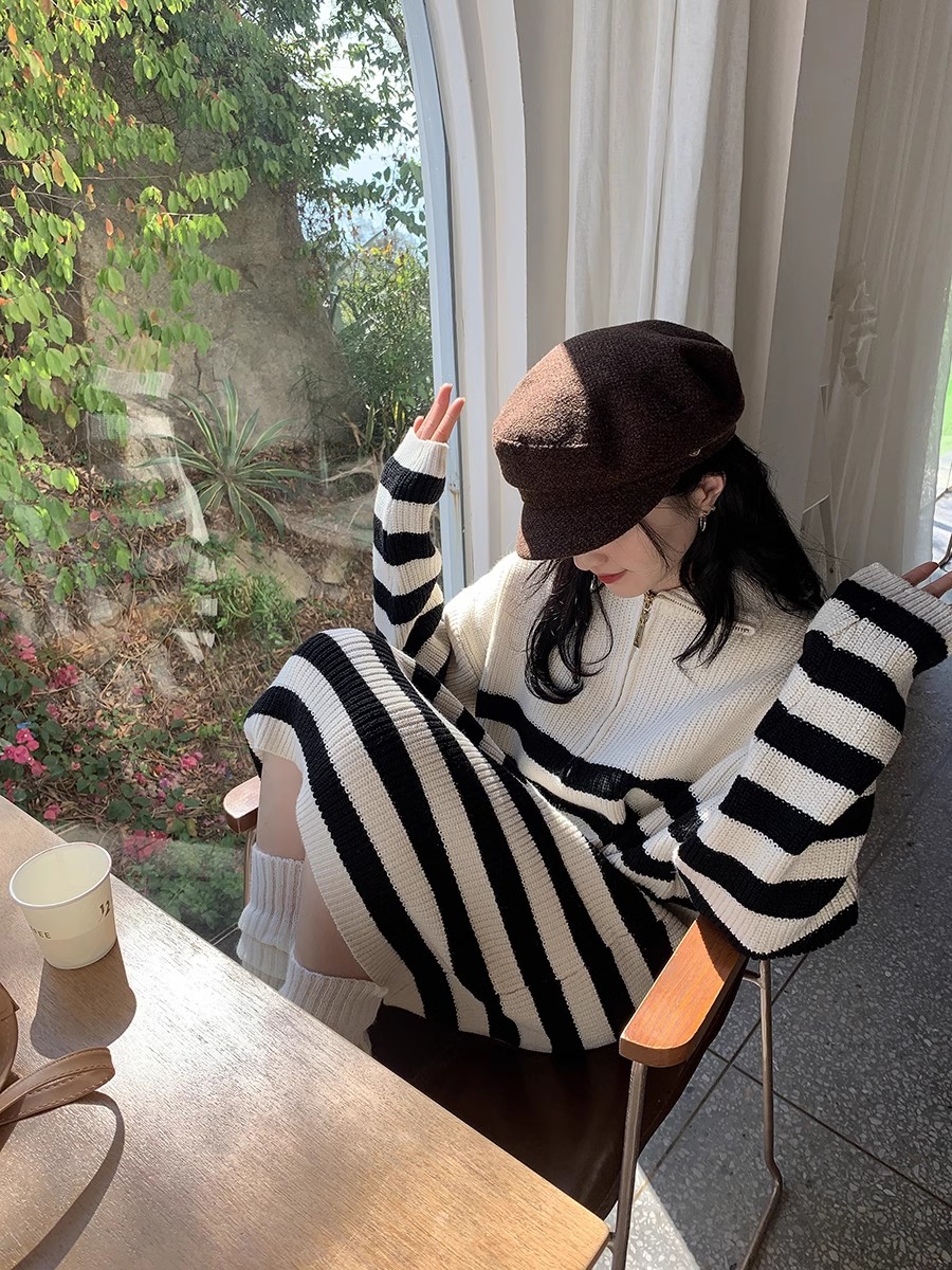 馨幫幫自製毛衣裙女韓國秋冬翻領拉鏈黑白條紋寬鬆中長款毛衣裙女