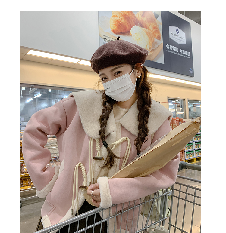 牛角扣羊羔毛可愛娃娃領外套女短款冬季韓版加絨加厚翻領減齡上衣