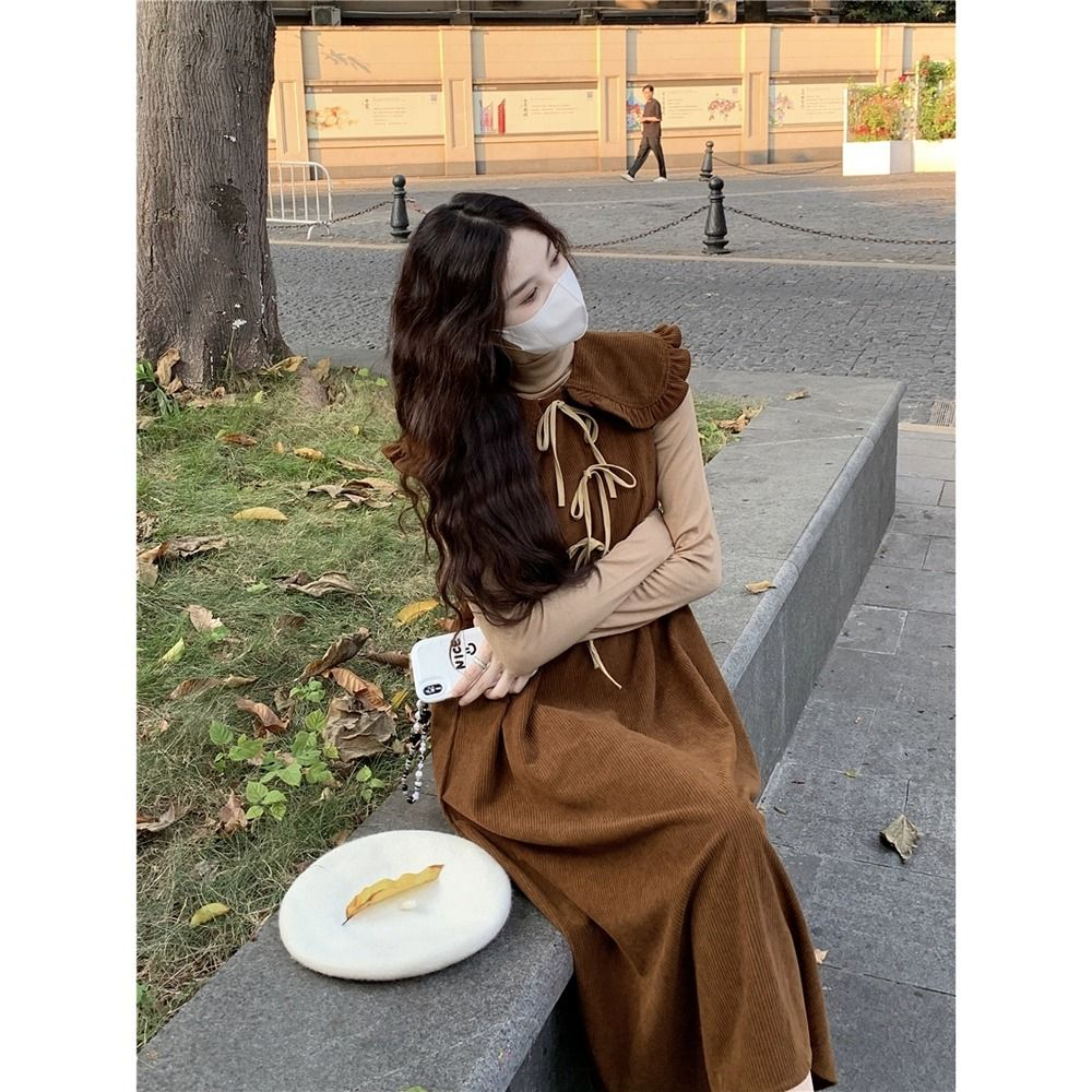 Baby doll collar corduroy vest dress for women autumn 2023 new style French design loose mid-length skirt
