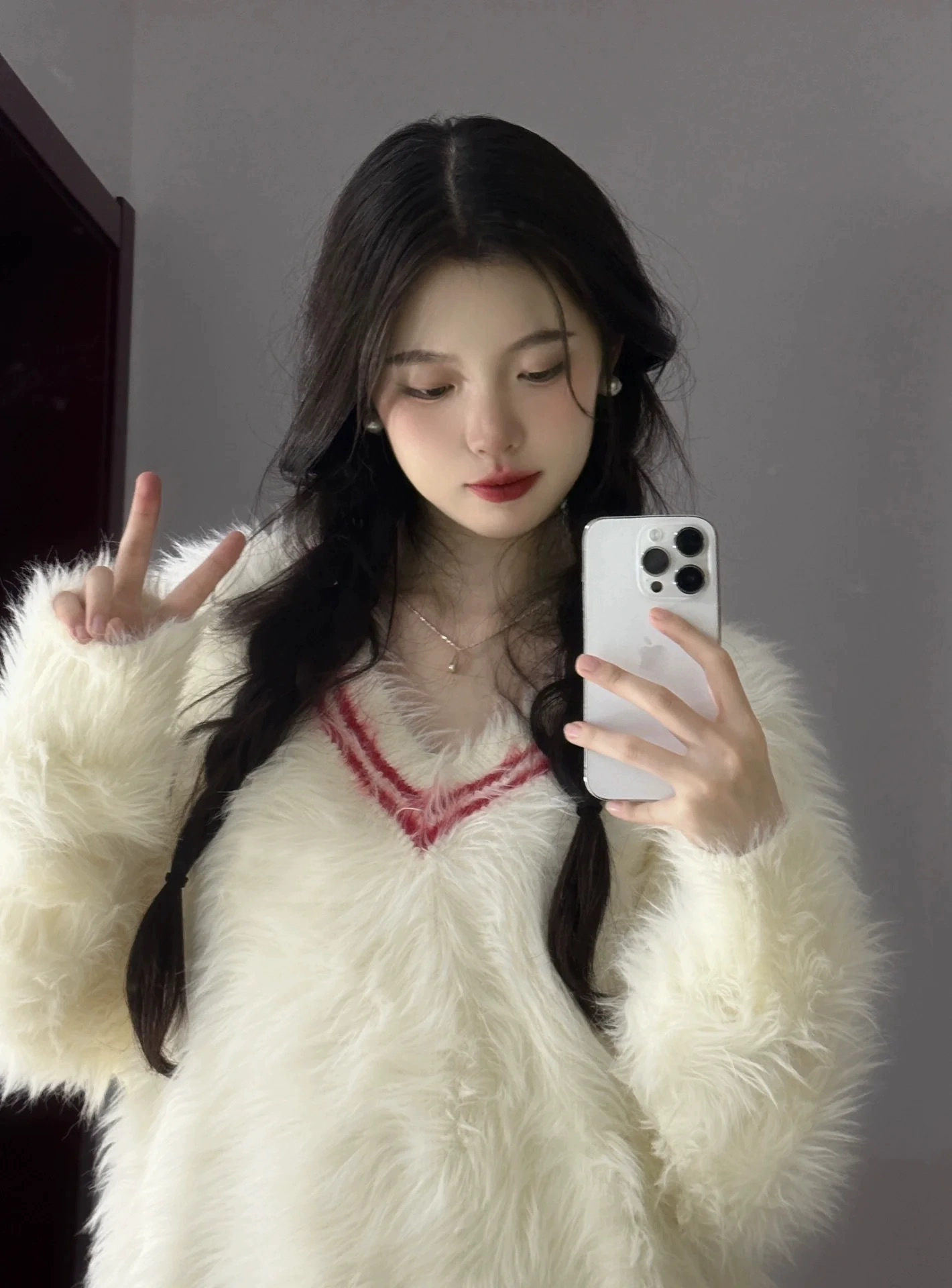 尊滴巨好看！仿水貂絨撞色V領毛衣女秋冬新款高級感寬鬆針織上衣