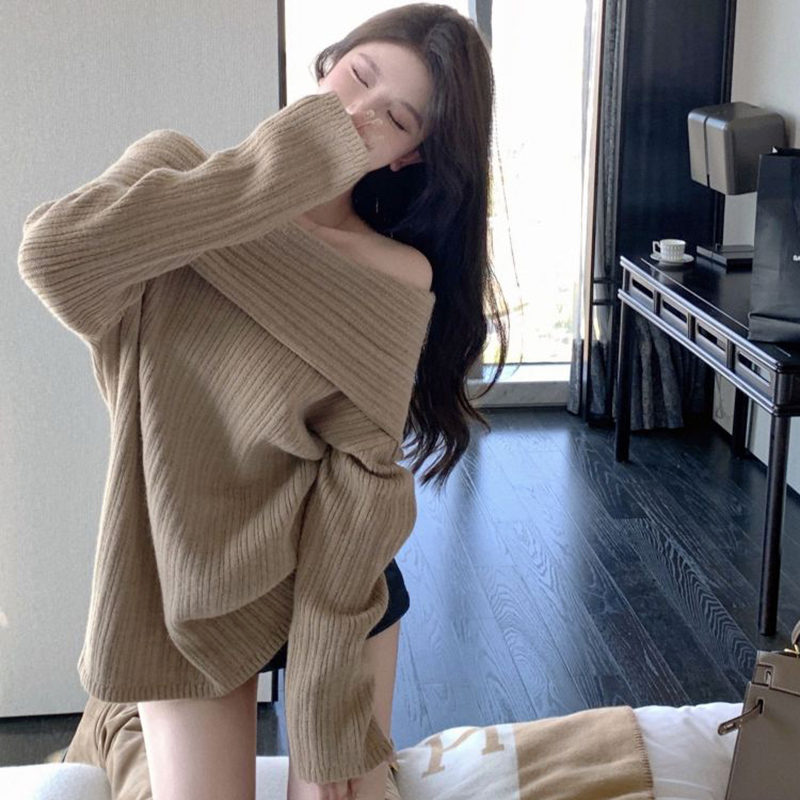 卡其色一字領露肩毛衣女秋冬辣妹新款高級感寬鬆慵懶風針織衫上衣