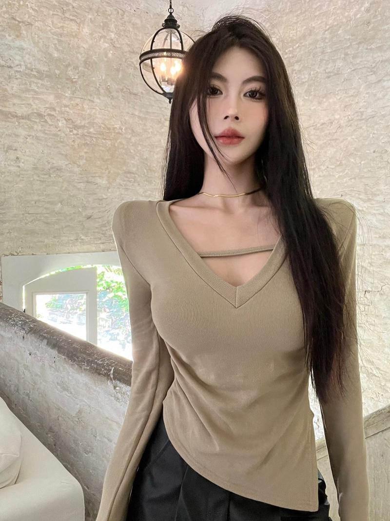 實拍秋冬辣妹風修身顯瘦不規則V領長袖磨毛加厚墊肩打底衫