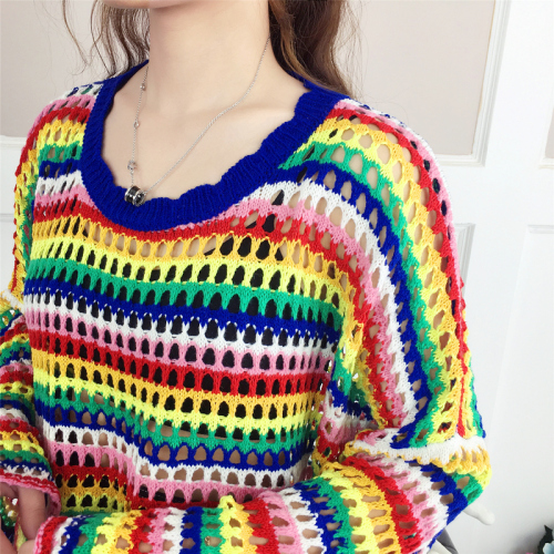 新款韩版宽松时尚撞色彩虹条纹镂空针织圆领上衣