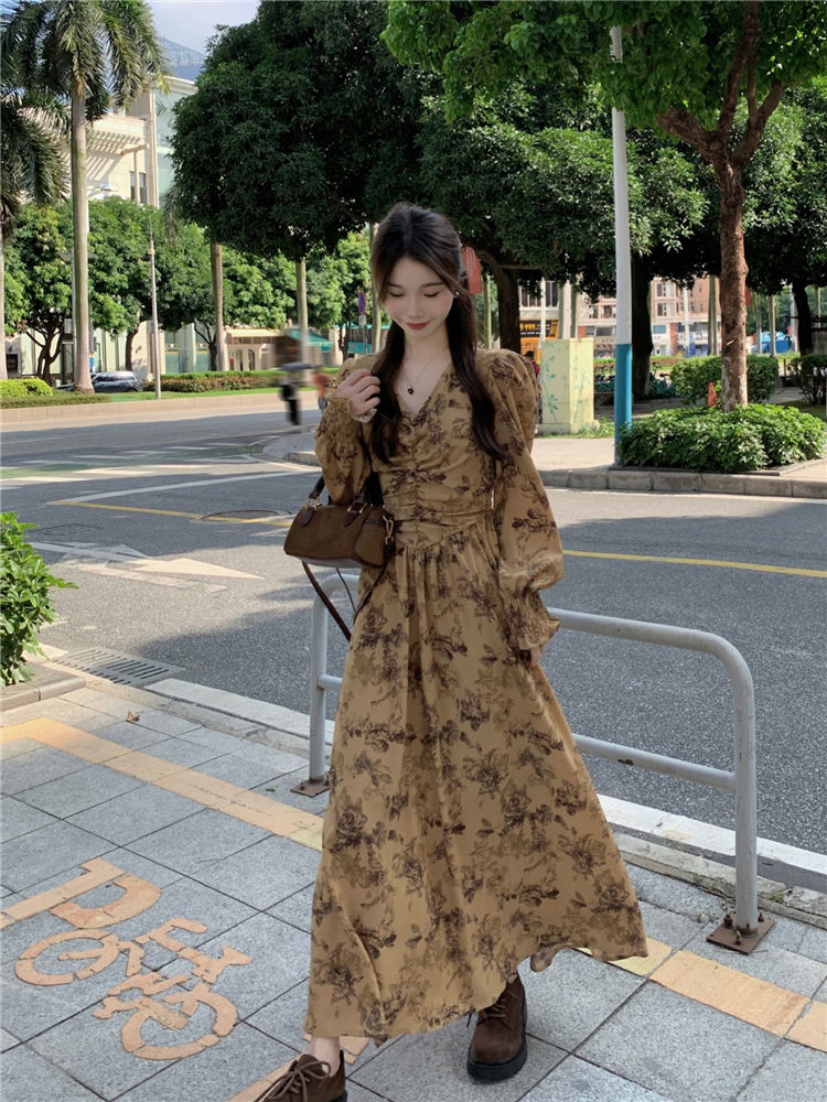實拍 法式復古氣質V領內搭碎花連衣裙高級感收腰顯瘦茶歇長裙