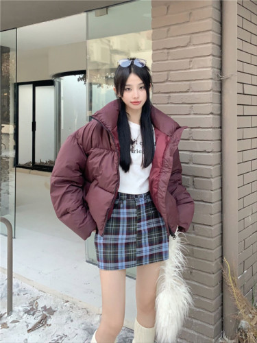 Actual shot of new winter retro American style small stand-up collar short down jacket for women