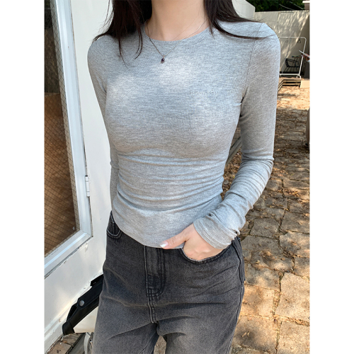 Actual shot of 2023 new retro round neck slim long-sleeved T-shirt for women in autumn and winter with bottoming shirt and tight top