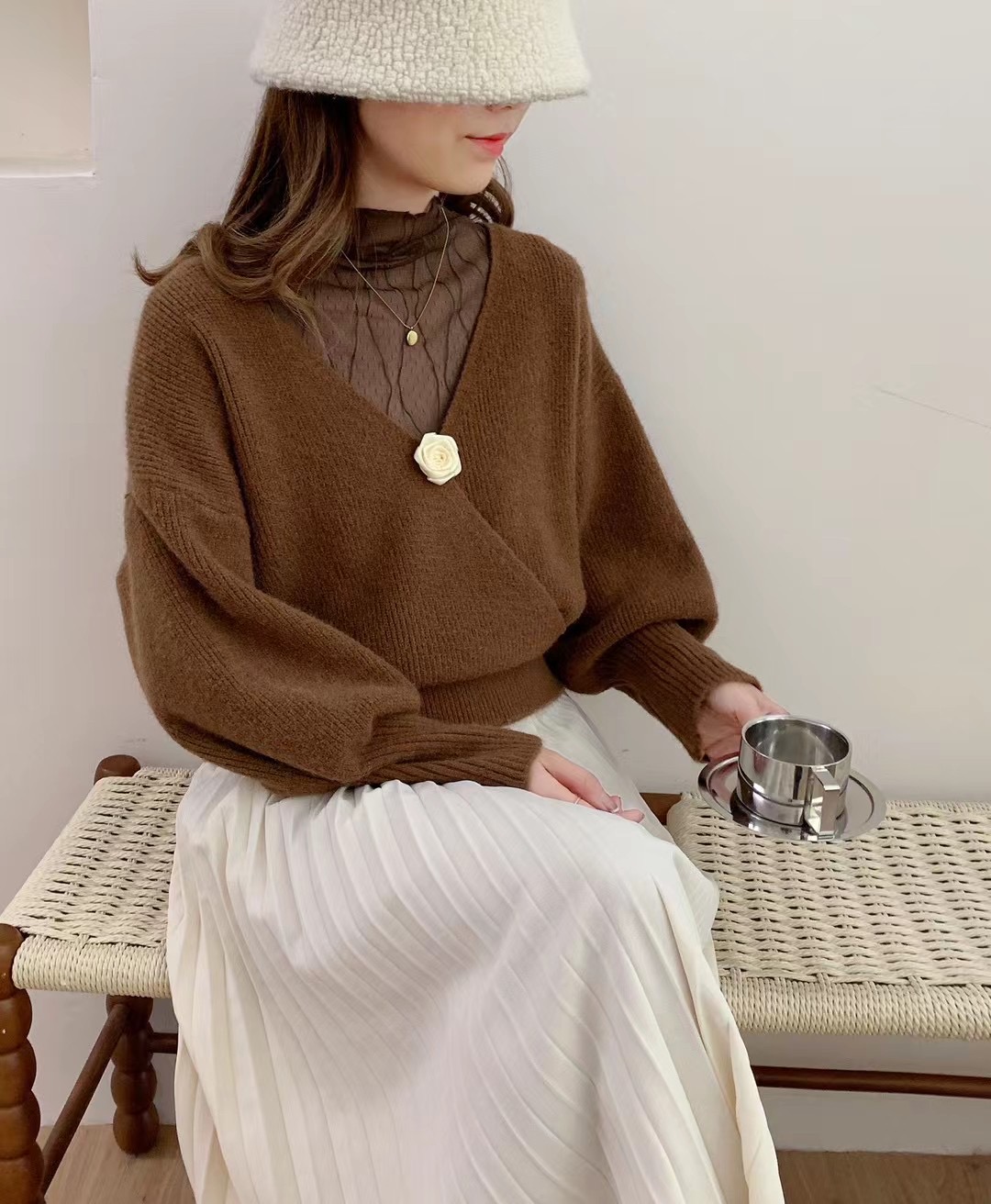 假兩件蕾絲拼接針織上衣女2023秋季新款設計感慵懶風寬鬆套頭毛衣