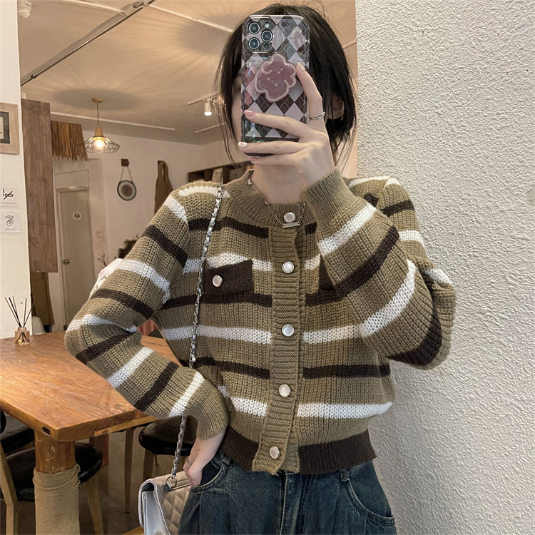 實拍條紋毛衣針織衫女秋冬慵懶風獨特别致短款外套