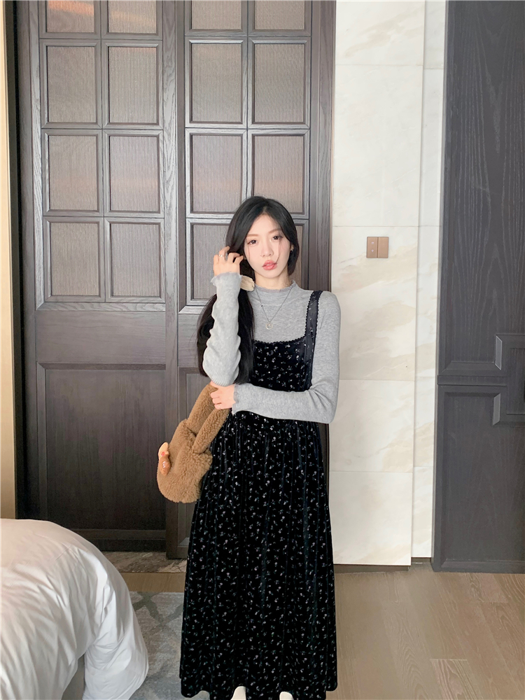 Actual shot ~ Retro floral velvet dress for women with square collar and waisted camisole long skirt