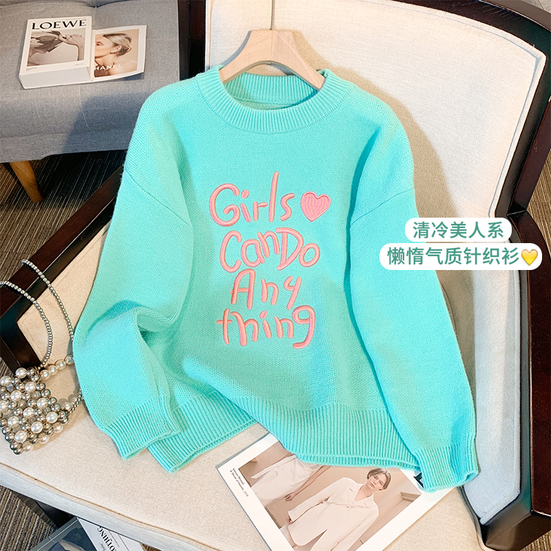 Real shot of autumn and winter loose and fashionable three-dimensional letter embroidered long-sleeved sweater for women with round neck, cute soft and waxy thick sweater