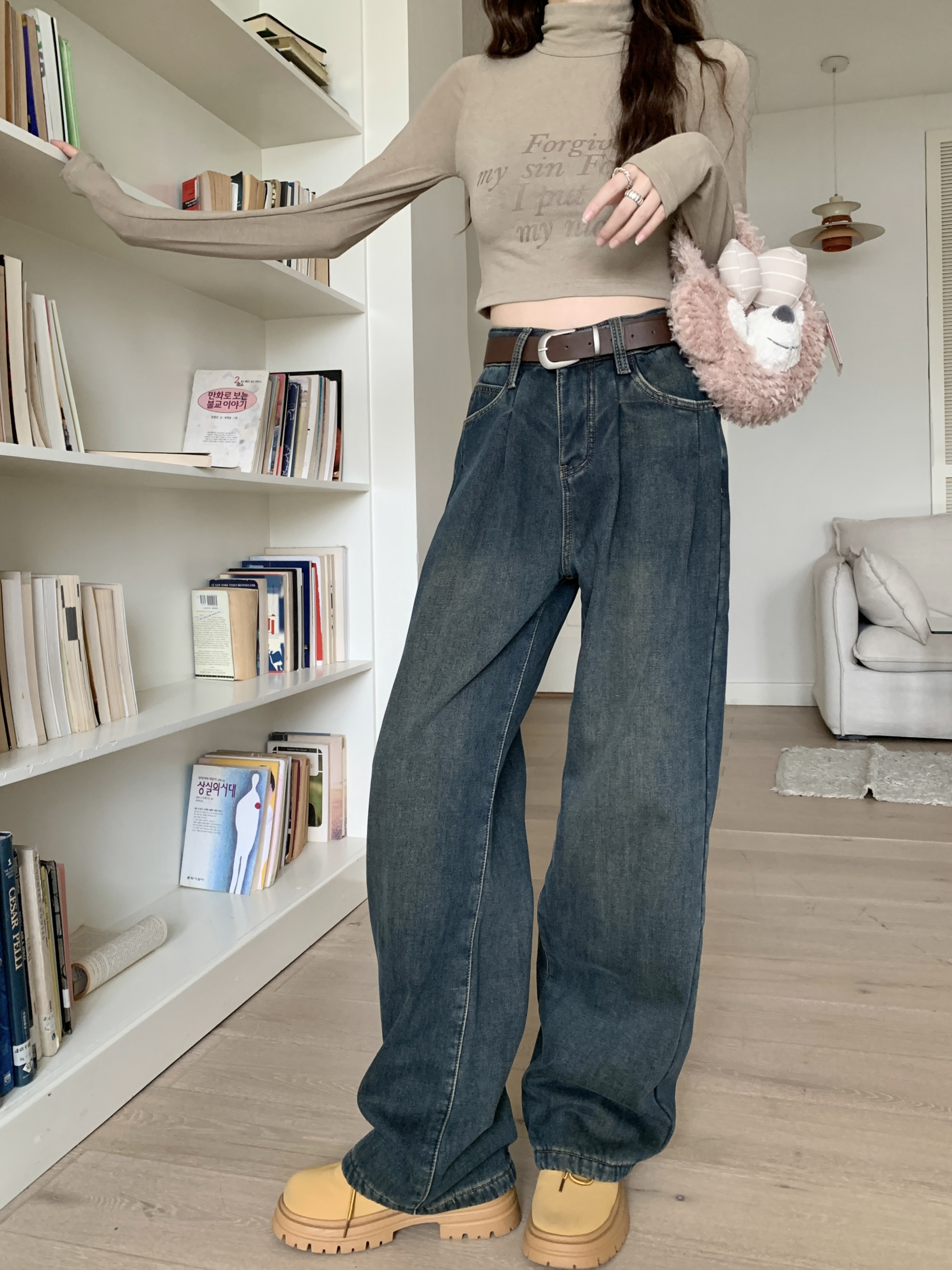 Actual shot ~ Autumn and winter thickened velvet jeans for women, high-waisted straight wide-leg slimming and drapey floor-length trousers