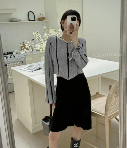 Striped long-sleeved thin Korean-style bottoming sweater for women new style short irregular chic sweet and spicy top