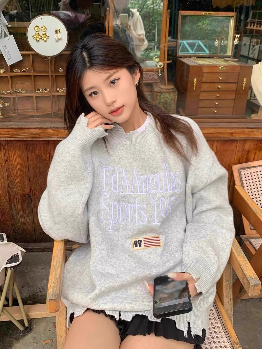 美式學院風毛衣女秋冬季新款字母刺繡破壞感針織衫慵懶風情侶上衣