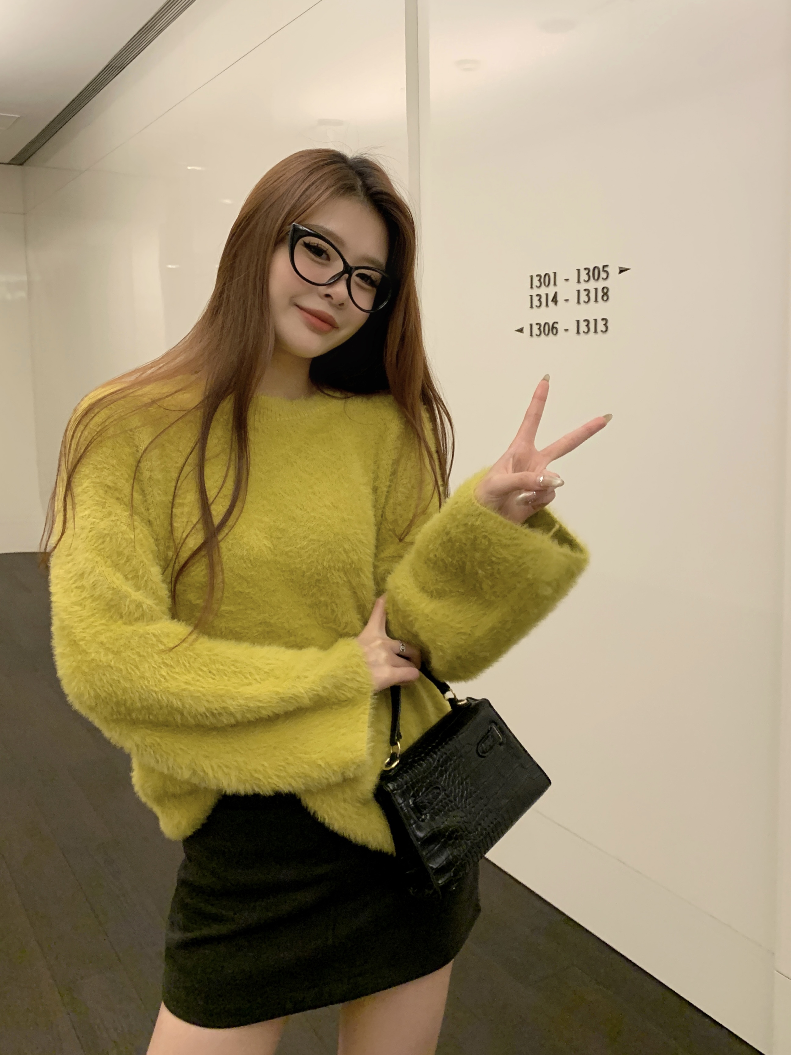實拍 新款韓版寬鬆圓領軟糯水貂絨親膚毛絨絨毛衣上衣