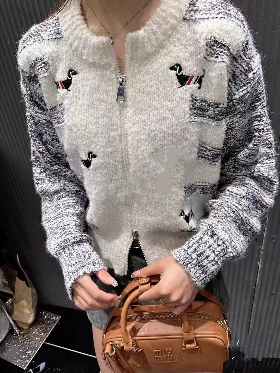 新款TB拉鏈小狗刺繡學院風減齡針織開衫女裝毛衣外套