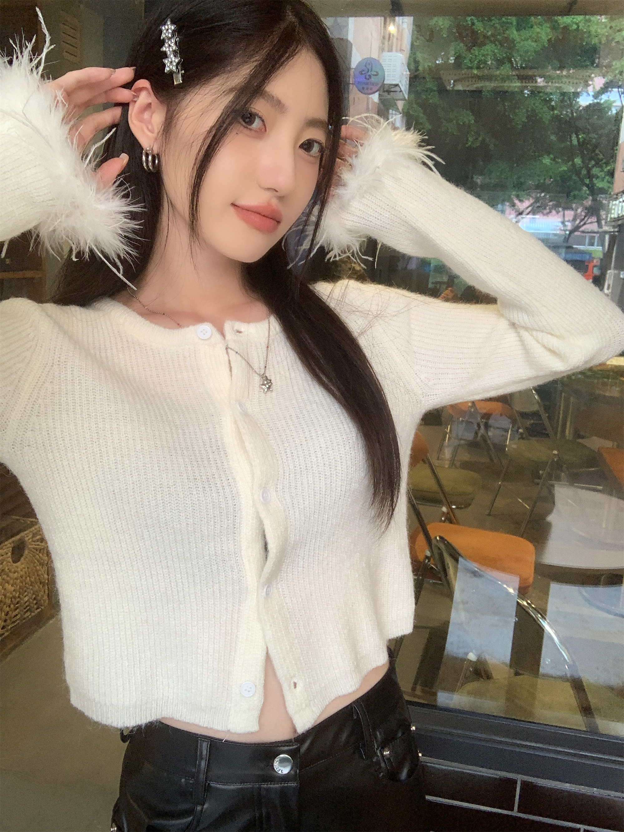 Real shot~Korean style knitted short long-sleeved sweater + leather pants