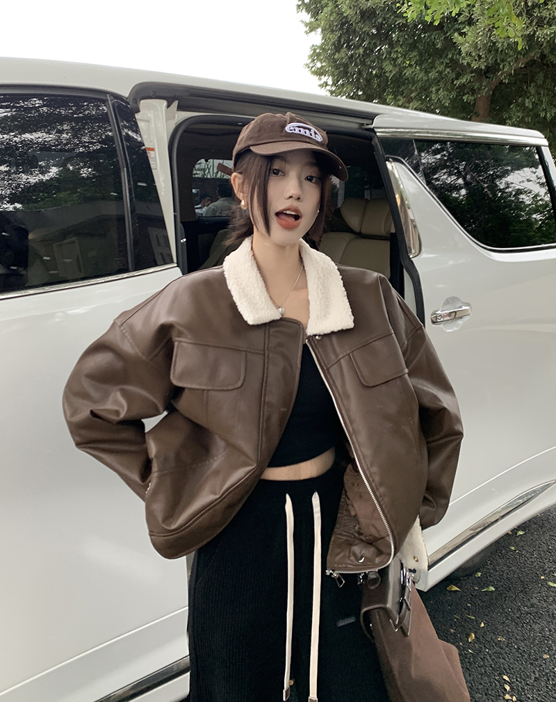 實拍  復古咖色羊羔毛拼接皮衣外套女秋冬新款保暖棉服
