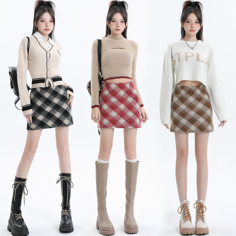 Real shot of retro red plaid skirt woolen skirt for women 2023 autumn and winter high waist slimming A-line skirt hip-covering skirt