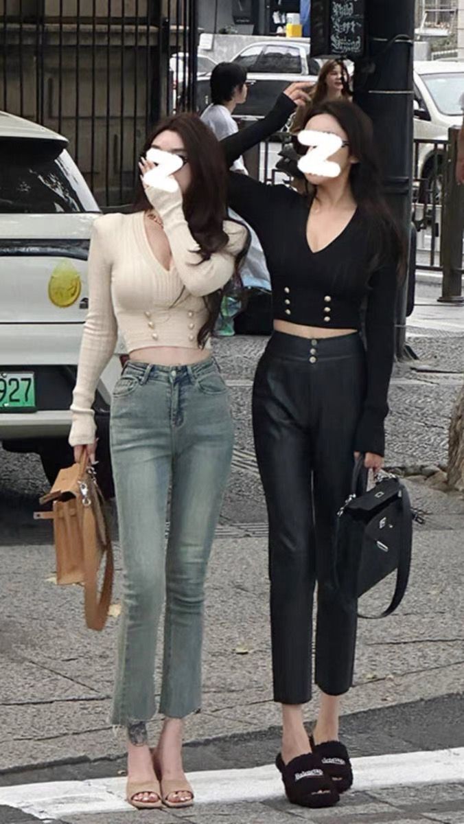 V領純欲排扣設計感緊身毛衣內搭女