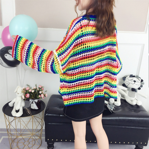 新款韩版宽松时尚撞色彩虹条纹镂空针织圆领上衣