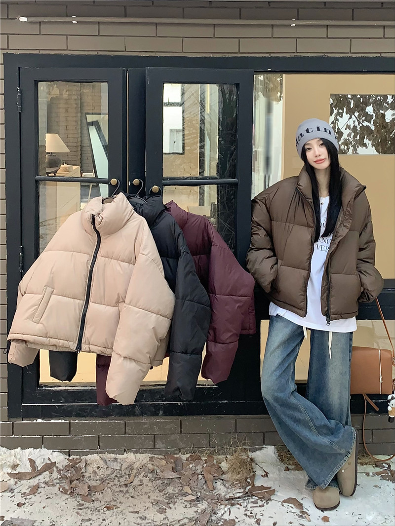 Actual shot of new winter retro American style small stand-up collar short down jacket for women