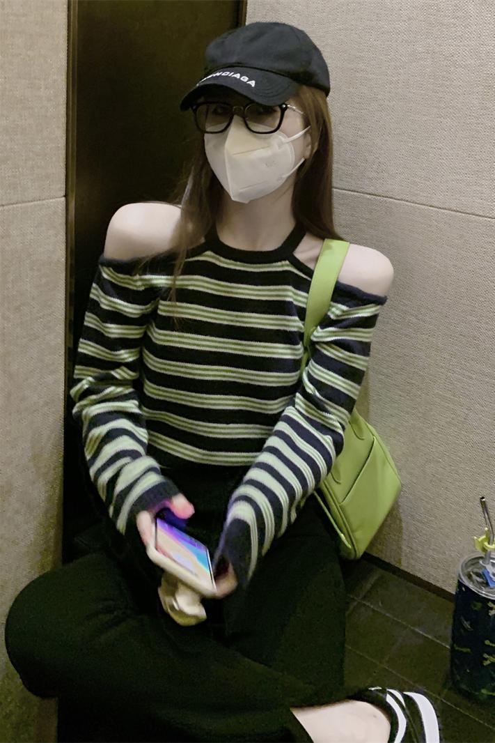 秋季新款圓領露肩長袖毛衣女韓版休閒風條紋顯瘦上衣針織衫