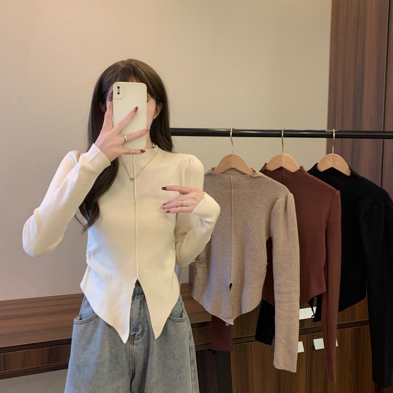Actual shot of the new autumn and winter style French puff sleeves, half-high collar, slim waist and slit, worn outside and worn inside, knitted top