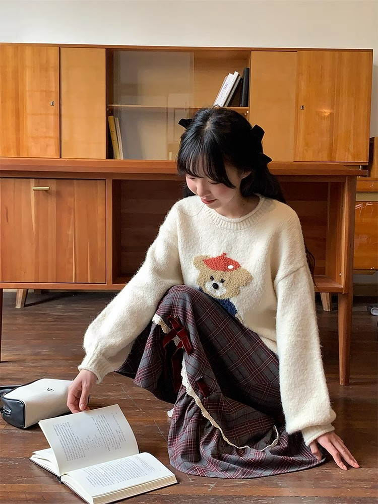 罐頭士多所 秋季新款套頭羊毛針織衫女奶乖小熊白色寬鬆圓領毛衣