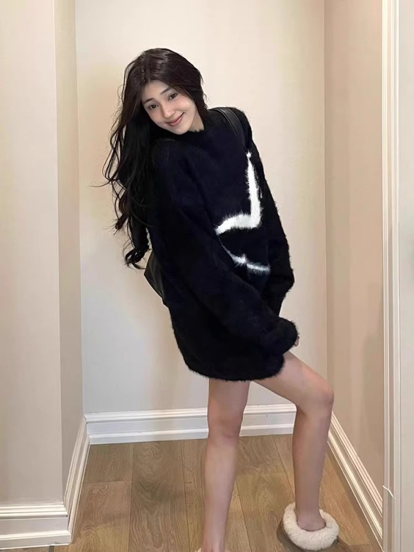 馬海毛軟糯毛衣女秋冬2023新款黑色圓領針織衫慵懶風寬鬆套頭上衣