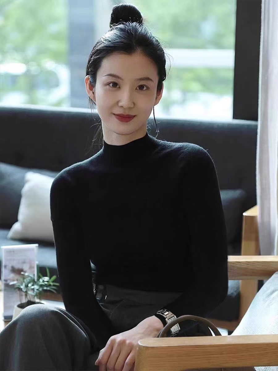 法式黑色半高領打底衫女秋冬內搭正肩針織衫修身高級感毛衣套頭