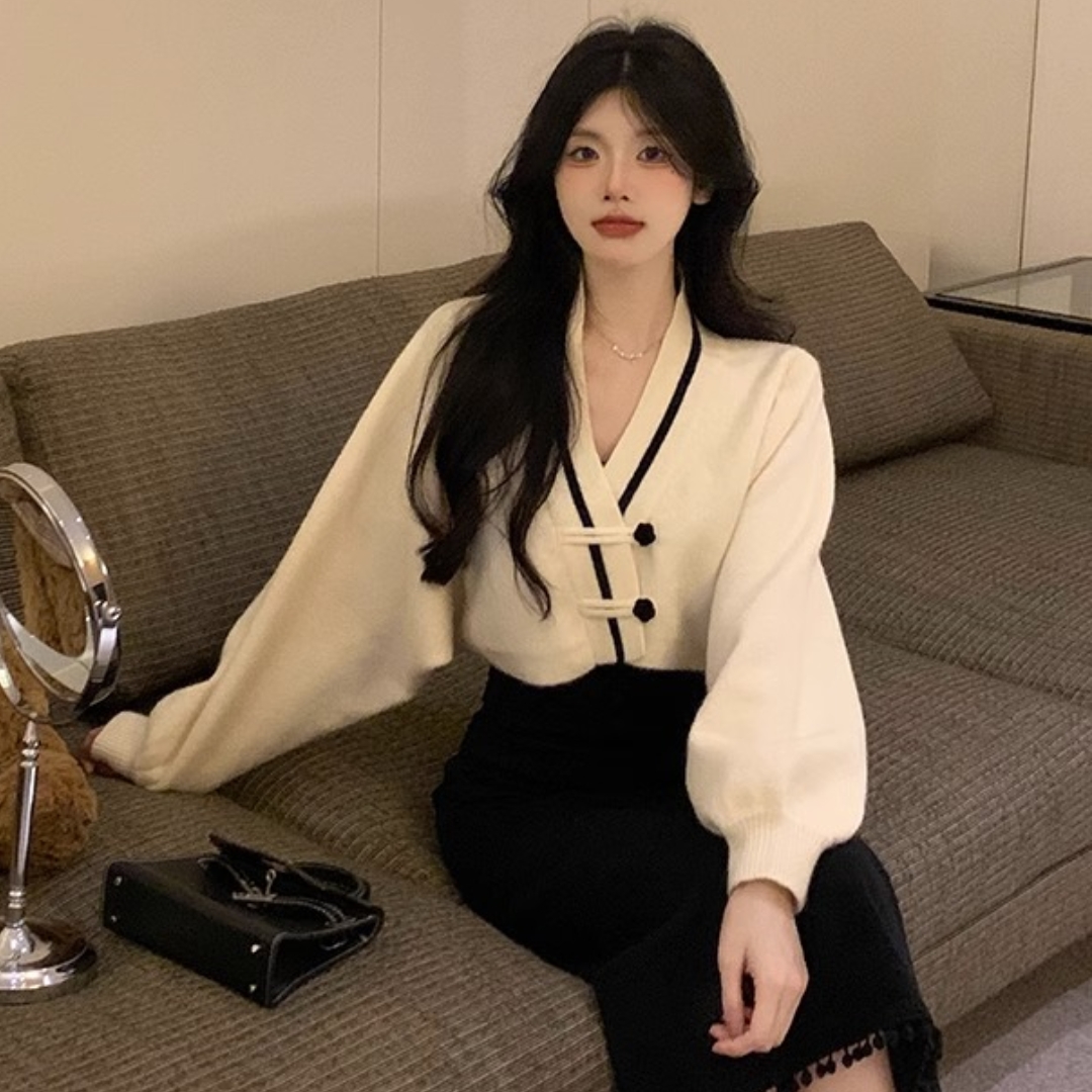 短款別致新中式盤扣V領毛衣女秋冬季設計感小眾寬鬆針織衫外套