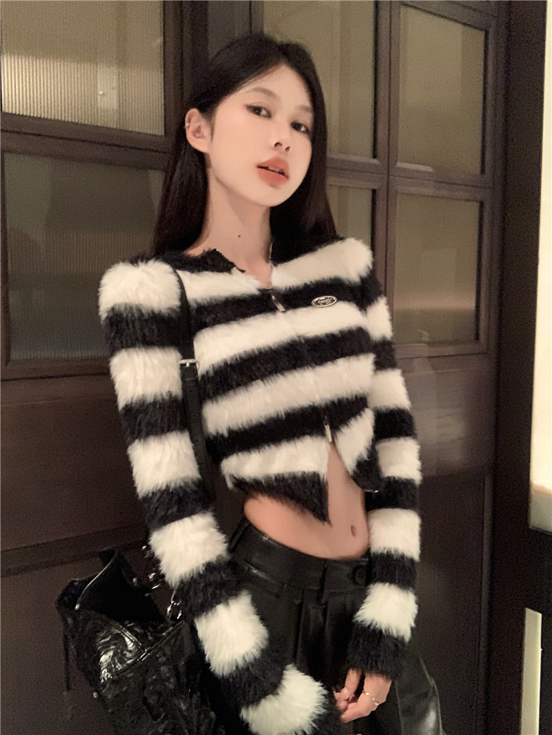 實拍  慵懶風仿水貂絨短款毛衣女秋冬撞色條紋開衫外套