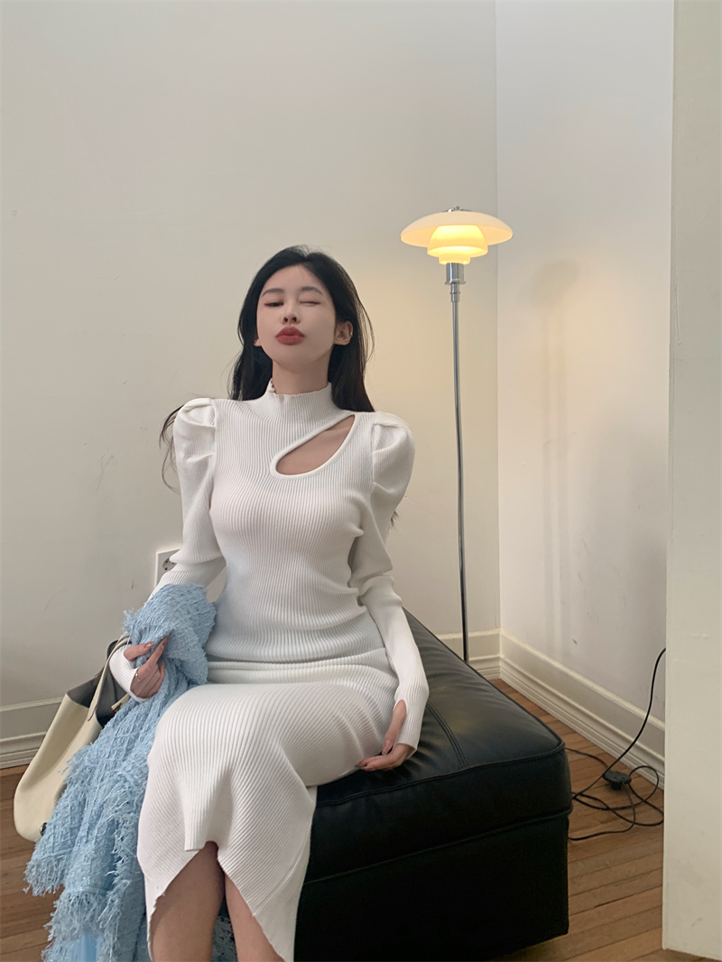實拍~小心機鏤空長袖針織連衣裙女秋冬新款修身顯瘦包臀長裙