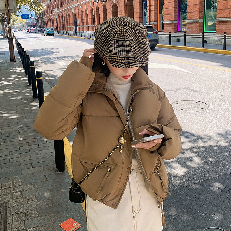 Actual shot of 2023 new winter Korean style down jacket for women, short stand-up collar, thickened bread jacket for small people, trendy