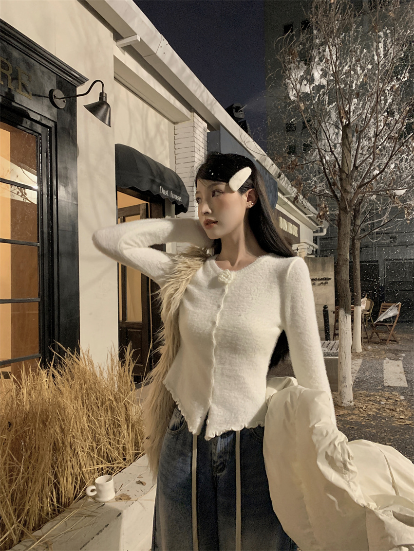 實拍 秋冬新款韓版V領短款保暖麵包服+花朵針織衫