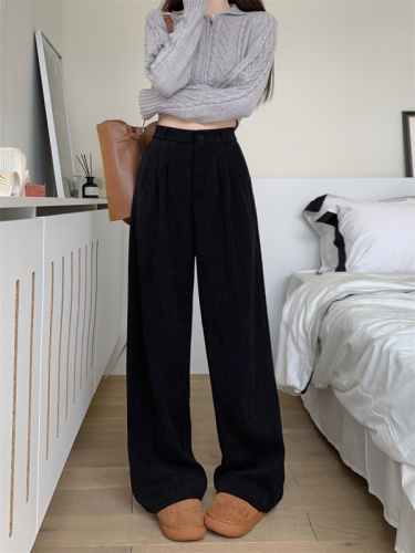 Real shot of corduroy straight-leg pants, casual pants for women, early autumn, high-waisted, slimming, wide-leg pants, versatile floor-sweeping pants.