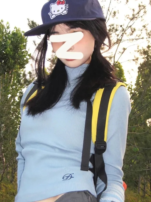 藍色正肩長袖t恤女秋冬修身顯瘦短款內搭辣妹打底衫上衣