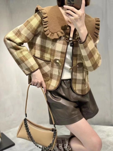 Xiaoxiangfeng fungus-edged doll collar short salt-colored mink velvet knitted coat autumn high-end plaid top