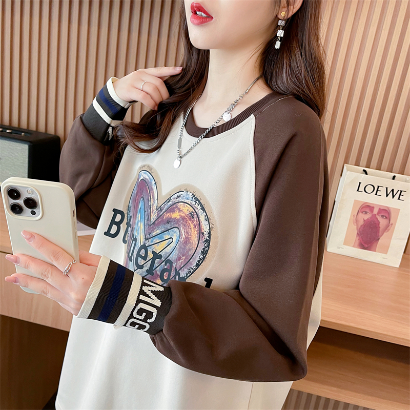 Real shot of autumn and winter new loose double-sided German velvet round neck printed warm splicing long-sleeved bottoming shirt T-shirt for women