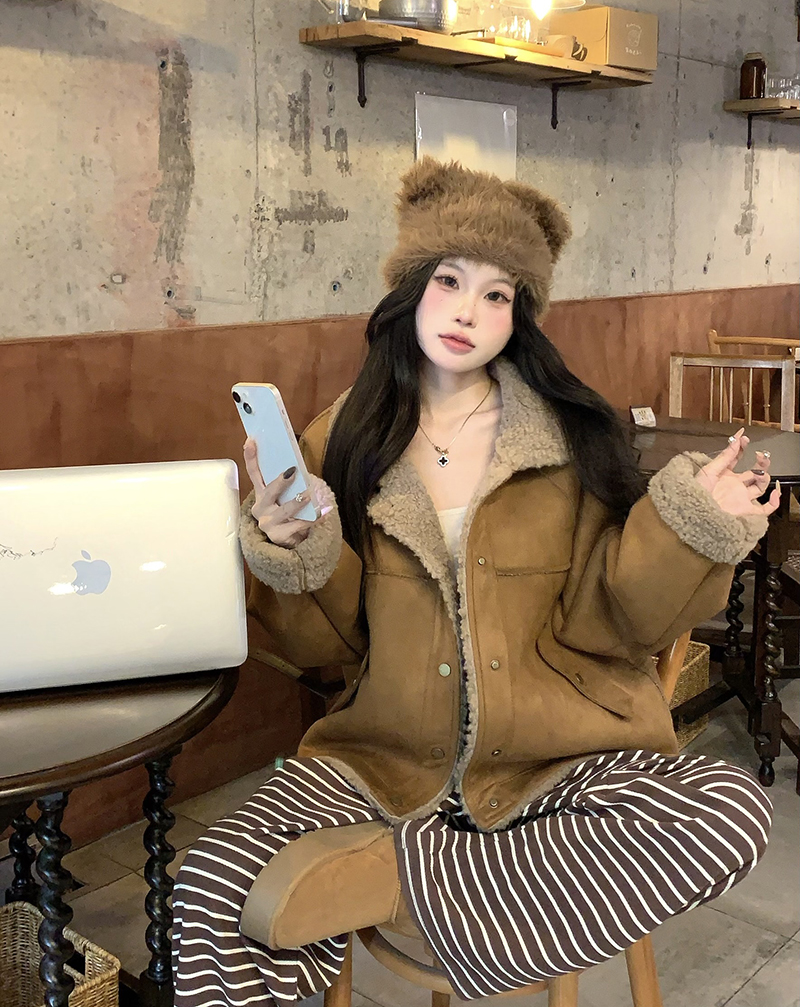 Actual shot of camel lamb wool coat for women in winter thickened fur all-in-one short buckskin velvet cotton coat