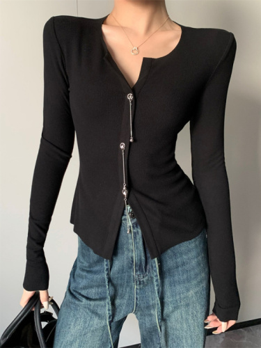 American hot girl hits the street black long-sleeved top for women's autumn fit and slimming sweater, sexy and versatile shirt