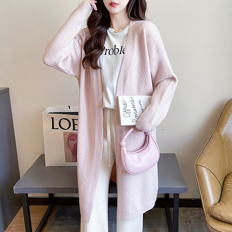 Real shot of autumn and winter Korean style loose arctic velvet V-neck solid color warm jacket cardigan mid-length sweater sweater for women