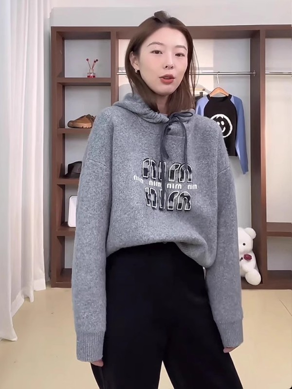 2023新款慵懶風字母連帽毛衣女寬鬆顯瘦設計感小個子休閒氣質上衣