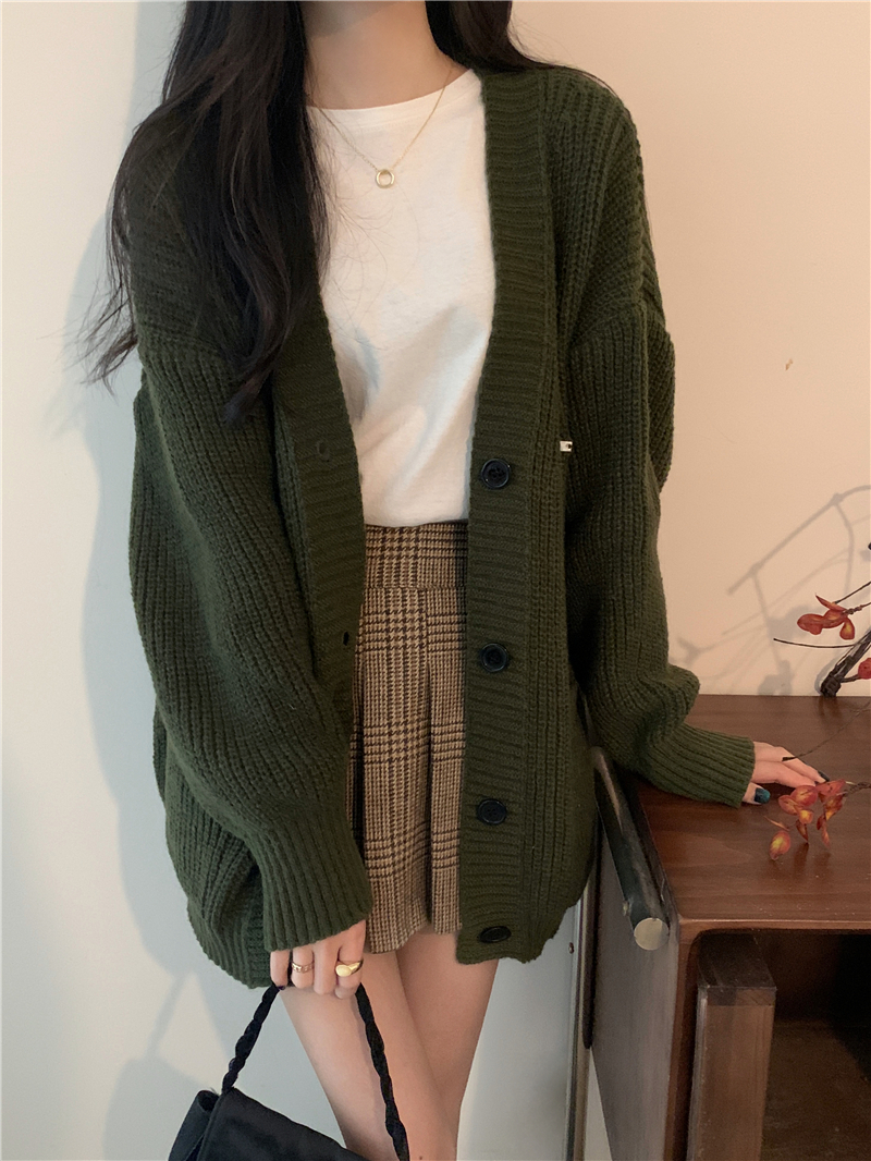 Actual shot of the new autumn and winter style lazy style soft waxy pocket V-neck knitted cardigan sweater jacket for women