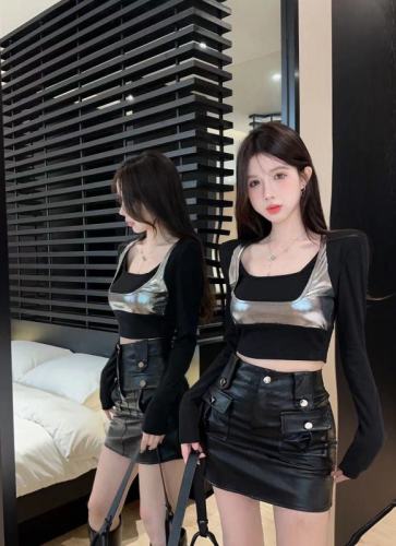 Real shot of hot girl contrasting color fake two-piece square neck long-sleeved T-shirt for women, slimming and high-waisted