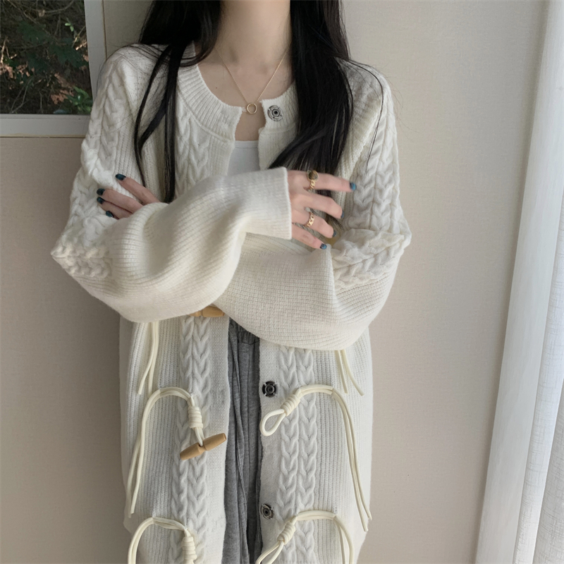 Actual shot of horn button sweater cardigan for autumn and winter outer wear lazy style round neck sweater jacket for women
