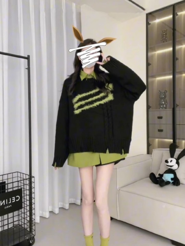 韓版慵懶風黑色圓領毛衣女秋冬季設計感針織衫外穿溫柔氛圍感上衣
