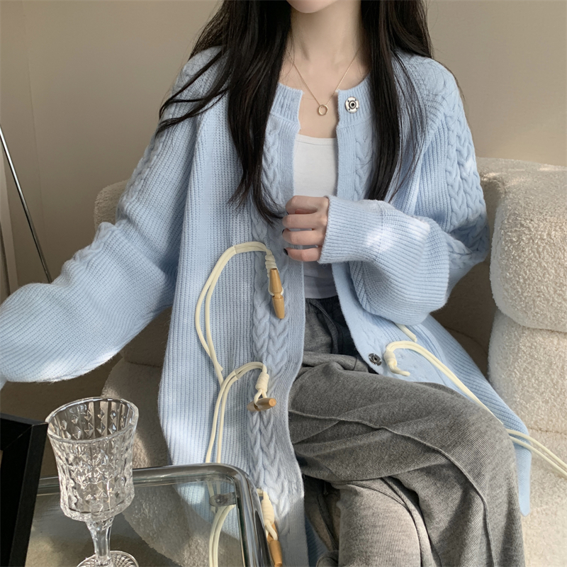 Actual shot of horn button sweater cardigan for autumn and winter outerwear, lazy style round neck sweater jacket