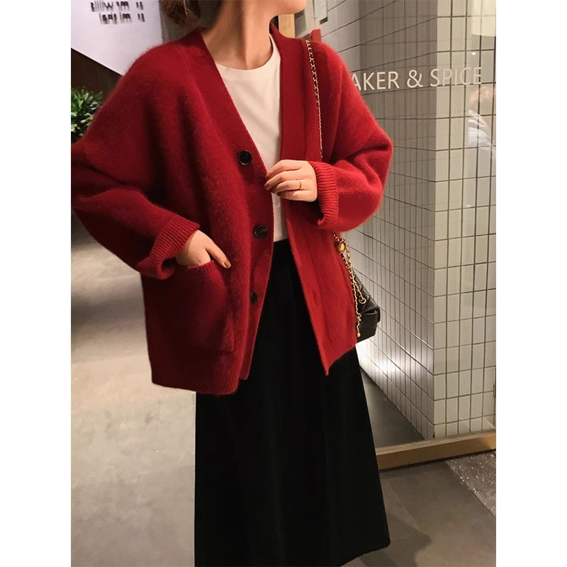 Autumn and winter 2023 retro cardigan sweater for women loose Hong Kong style vintage lazy style bf soft waxy sweater
